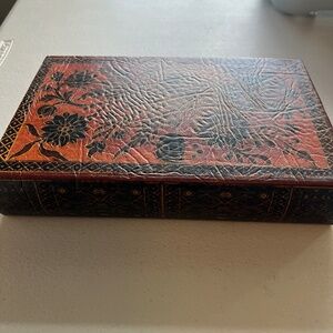 Vintage-Style Decorative Faux Book Storage Box – Secret Compartment